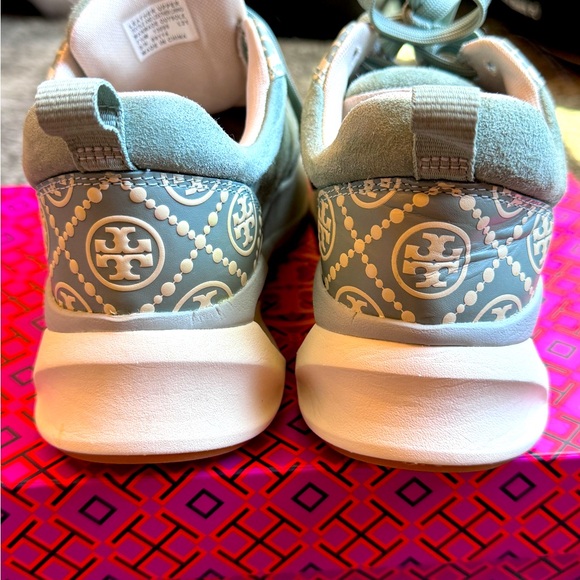 🤩Tory Burch T Monogram Good Luck Sneakers Blue/Cream White Size 7.5 like new!🤩 - Picture 6 of 13